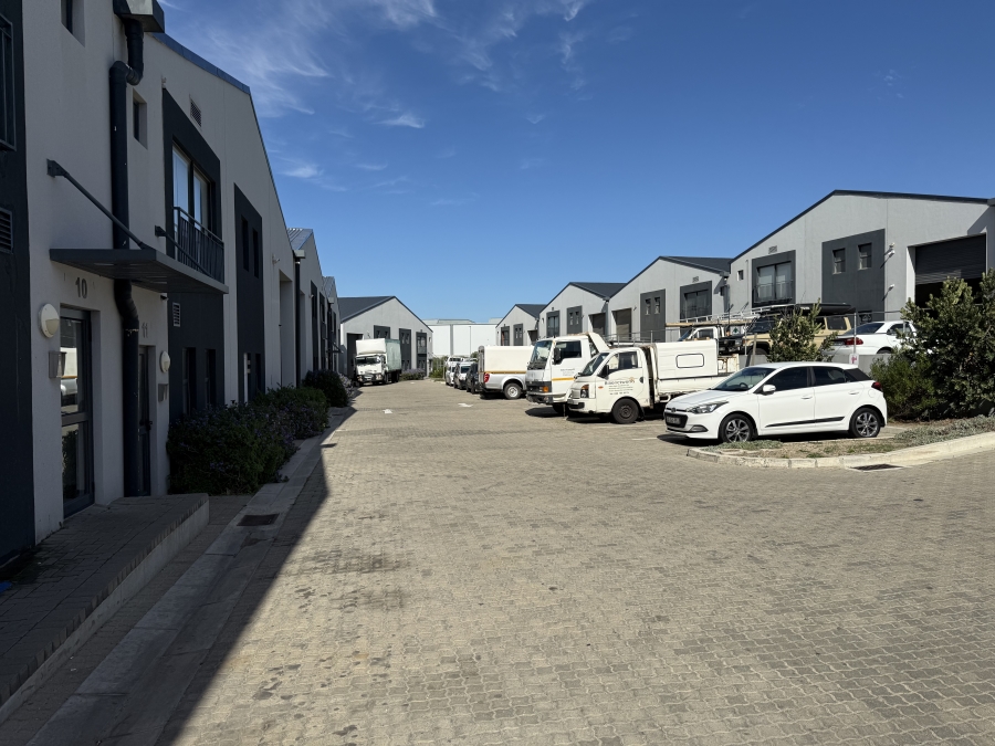 To Let Commercial Property for Rent in Rivergate Western Cape